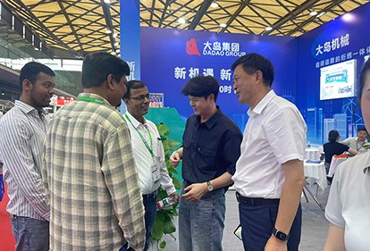 CISMA2025現(xiàn)場(chǎng)直擊 | 大島機(jī)械集團(tuán)展位人氣爆棚，超高速絎繡機(jī)引全球客商矚目